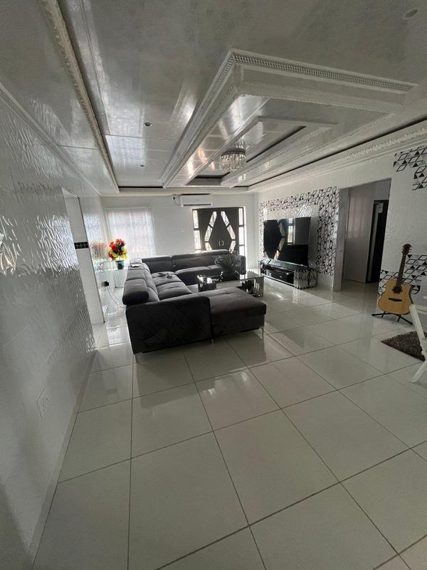 5 Bedroom Property for Sale in Kgabalatsane North West